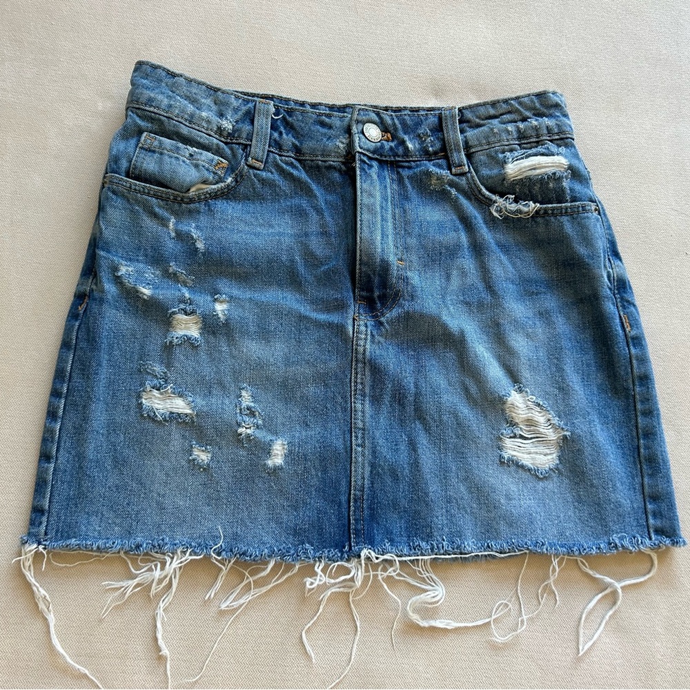 Zara distressed‎ denim / Jean skirt Size XS